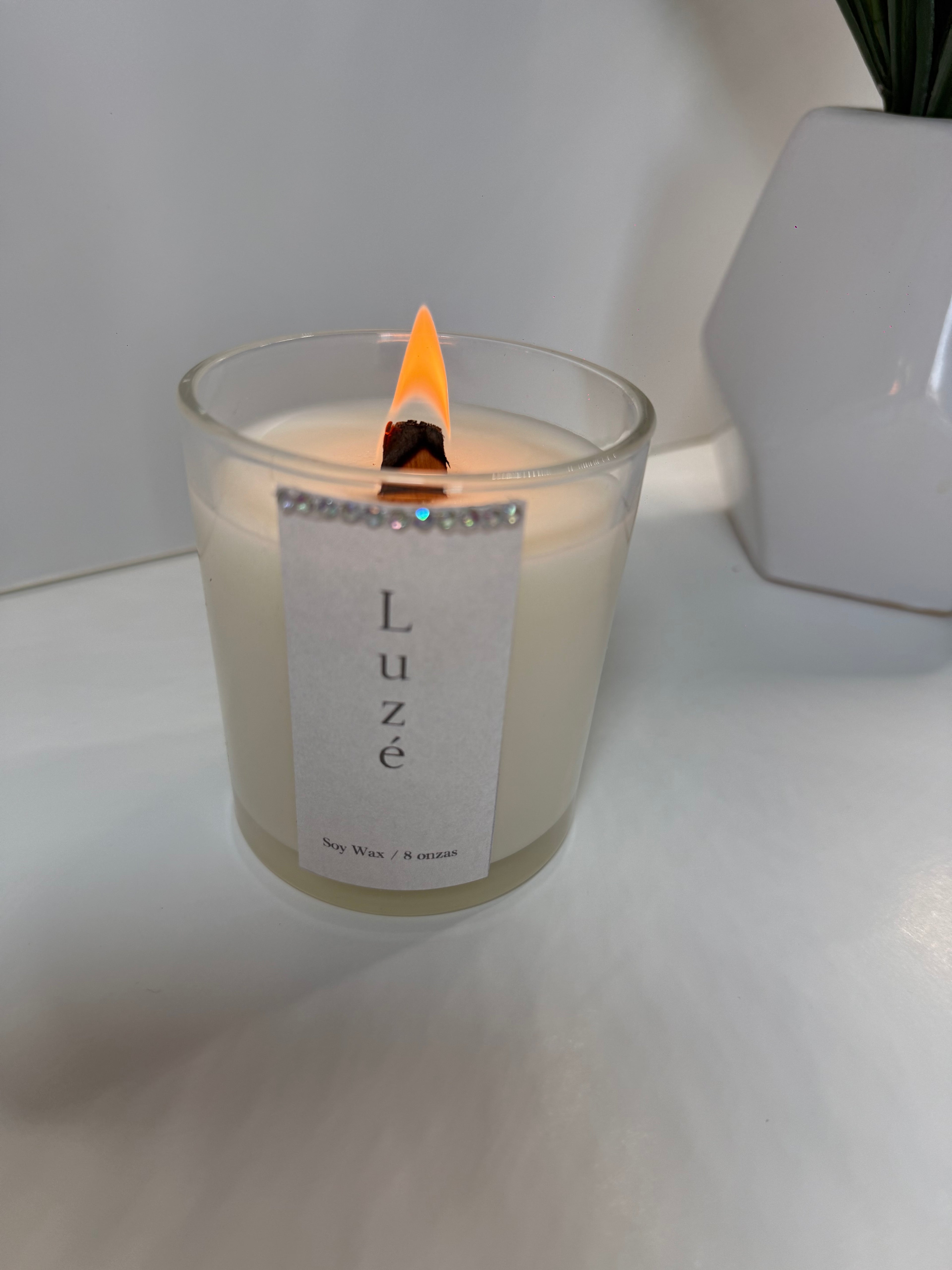 Luzé — Vela Minimalista