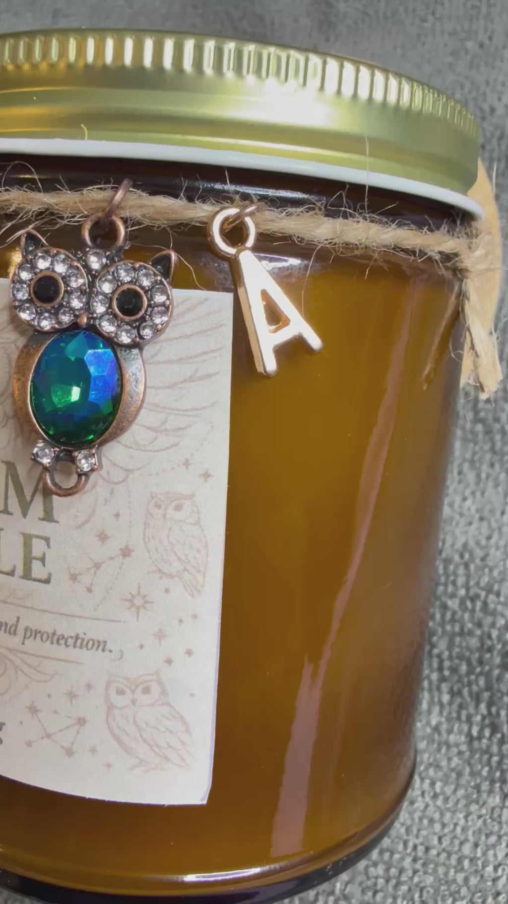 Vela con dije de búho 12dic_18:37