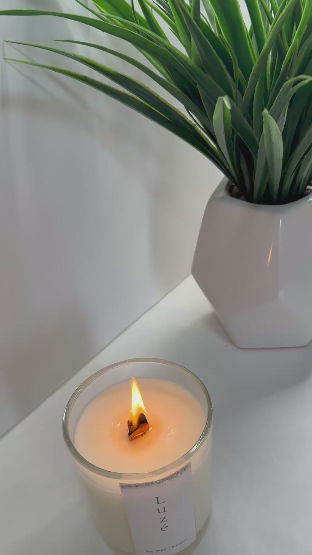Luzé — Vela Minimalista